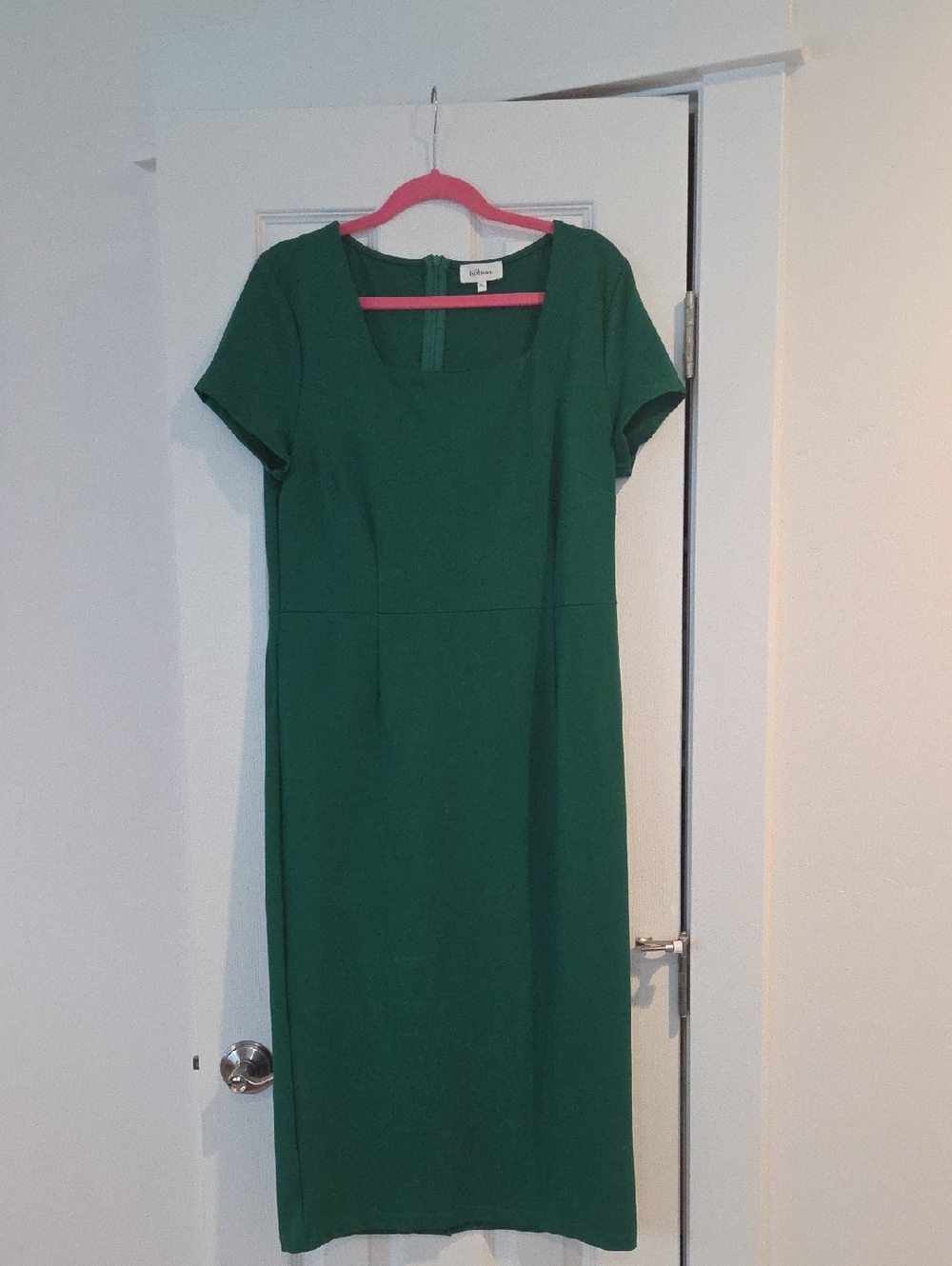 Green Short-Sleeve Sheath Dress